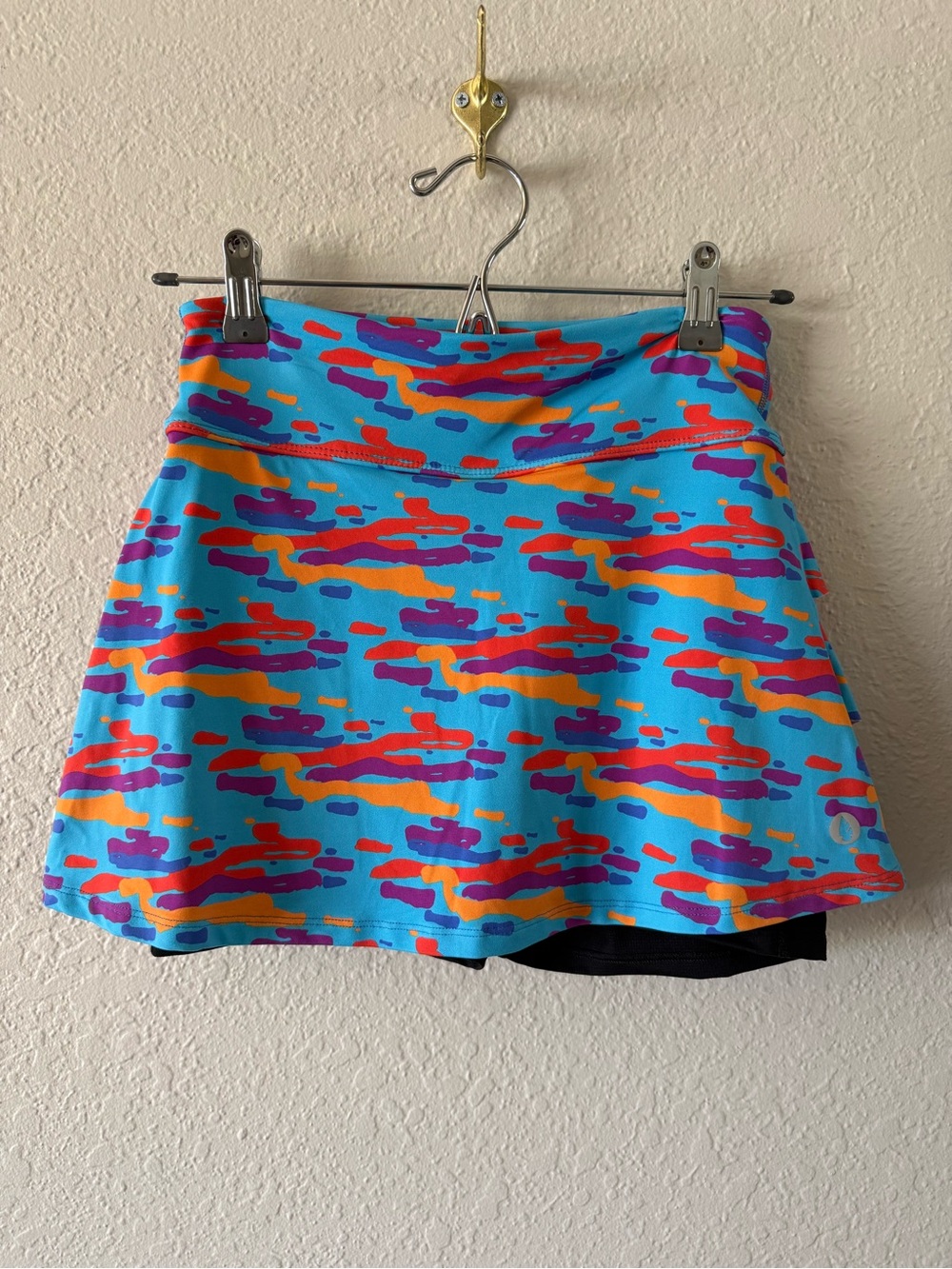 DonaJo Vibrant Color Print Athletic Mini Skort Size S Pockets Ruffled Butt EUC